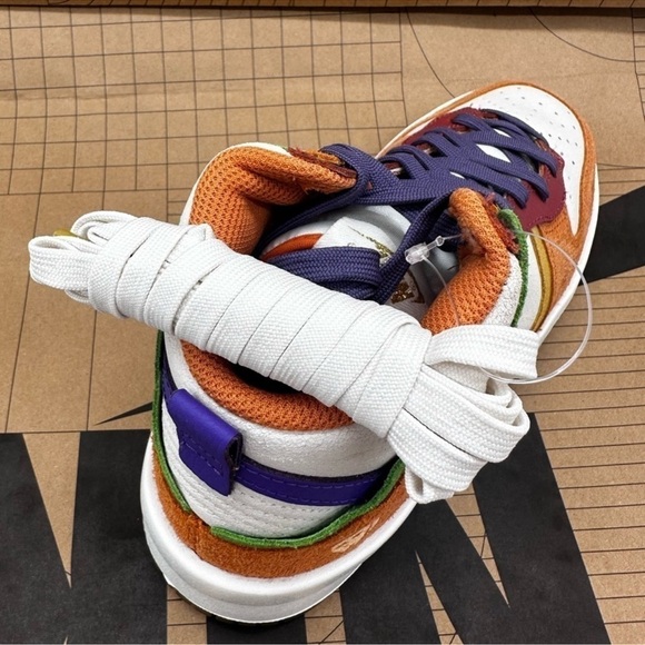 W NIKE DUNK HI SAIL/CANYON PURPLE - Picture 14 of 15